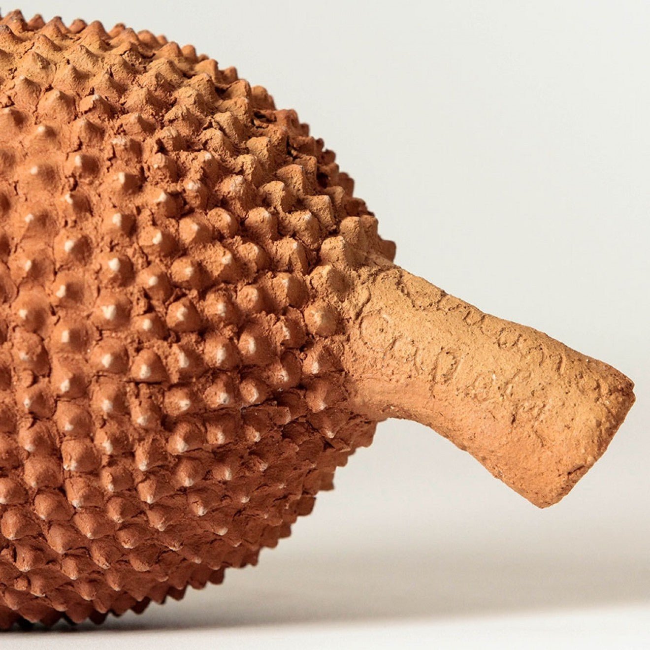 Escultura Jaca P - Adriana Capela - Casa Aurum